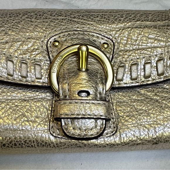 Coach almost vintage Silvery Gold Metallic whipstitch buckle wallet NWOT ⭐️🩶 - Picture 9 of 9